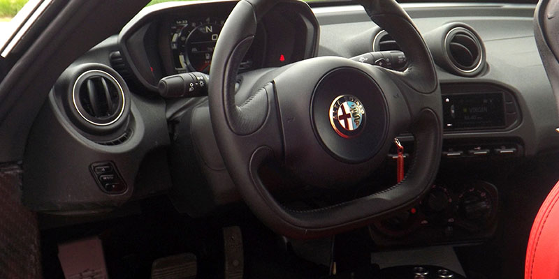 interieur alfa romeo 4c coup&eacute;