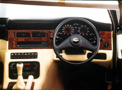 interieur aston martin v8 vantage serie 2