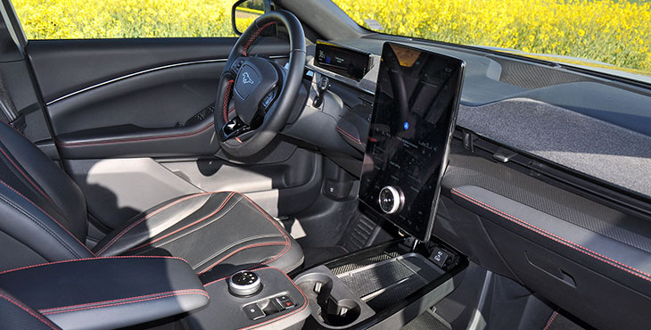 int&eacute;rieur ford mustang mach-e 2021