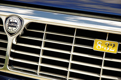 fiche technique lancia thema 8.32 performances v8 2.9
