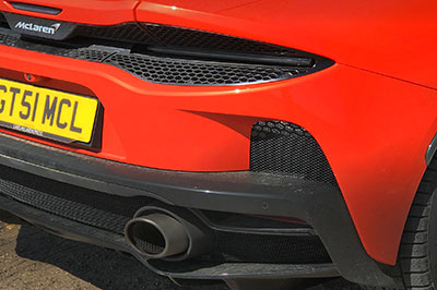 fiche technique performances mclaren gt v8 biturbo 620 ch