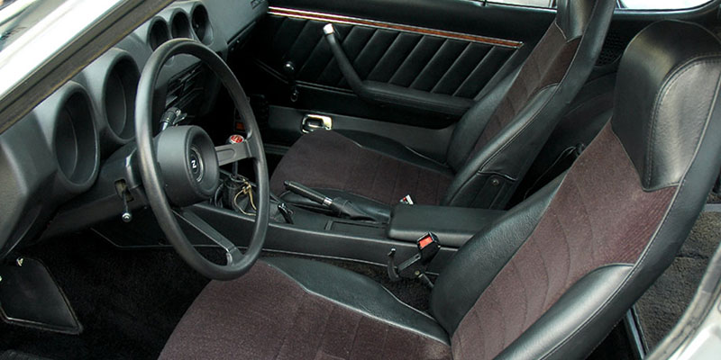 int&eacute;rieur datsun 260z