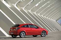 profil coup&eacute; opel astra h gtc turbo