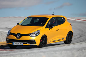 clio 4 rs trophy 220