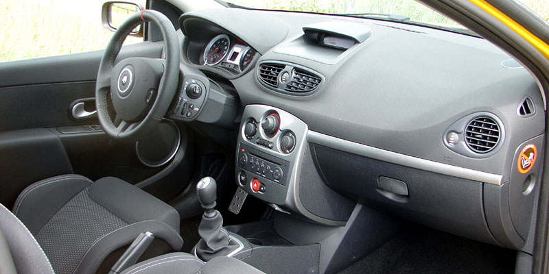 interieur renault sport clio rs f1 team r27