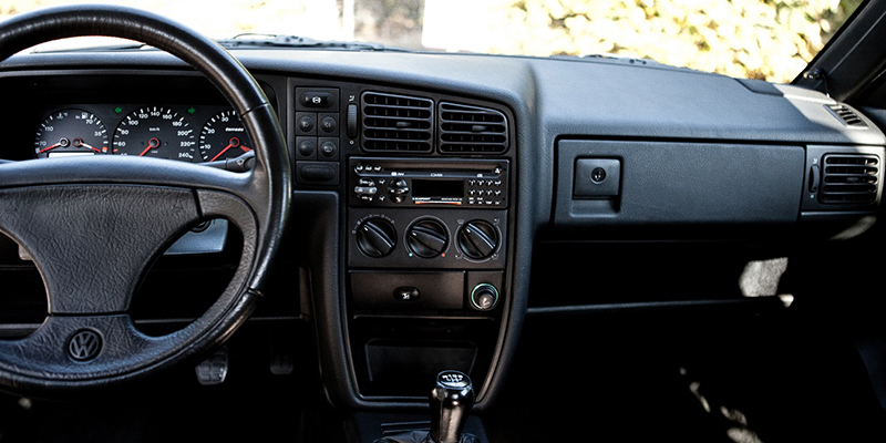 interieur coup&eacute; vw corrado vr6 planche de bord