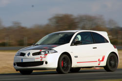 match renault megane rs r26 f1 team vs r26.r