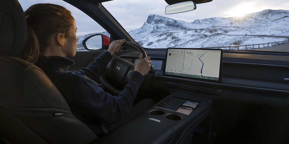 berline electrique haute performance conduite