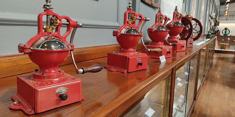visite mus&eacute;e aventure peugeot sochaux origines outils moulins